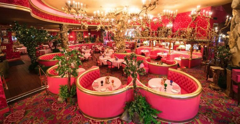 Dolly Parton Kept Coming Back To This California Steakhouse For The Same Dish