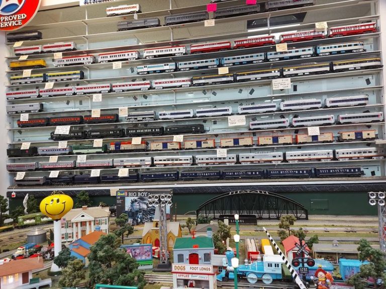 Model Railroad Lovers Could Spend Hours Browsing This Old-School Illinois Hobby Shop
