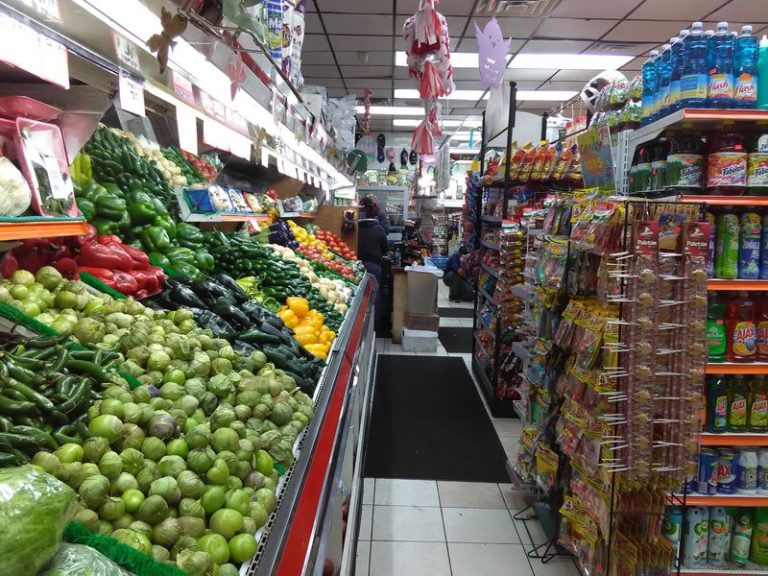 Families Are Filling Carts At 7 Illinois Mexican Grocery Stores Where Fresh Produce Costs Less