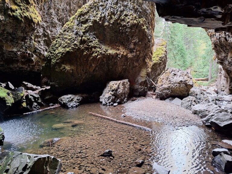 The Washington Trail With A Walk-Through Cave, Canyon Creek And Scenic Lookouts Packed Into One Afternoon Hike
