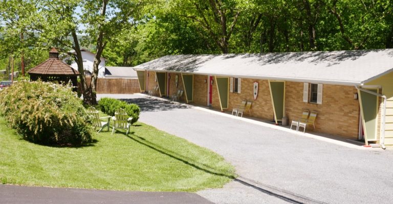 This West Virginia Roadside Motel Opened In 1936 And Still Feels Like An Old American Road Trip