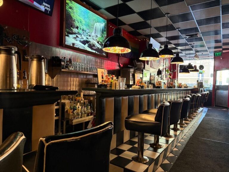 Spend Under $10 And Leave Stuffed At These 9 Washington Cafeterias And Lunch Counters