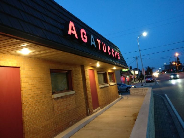 Agatucci’s Restaurant in Peoria Has Served Its Fried-Chicken Recipe Since Around 1945