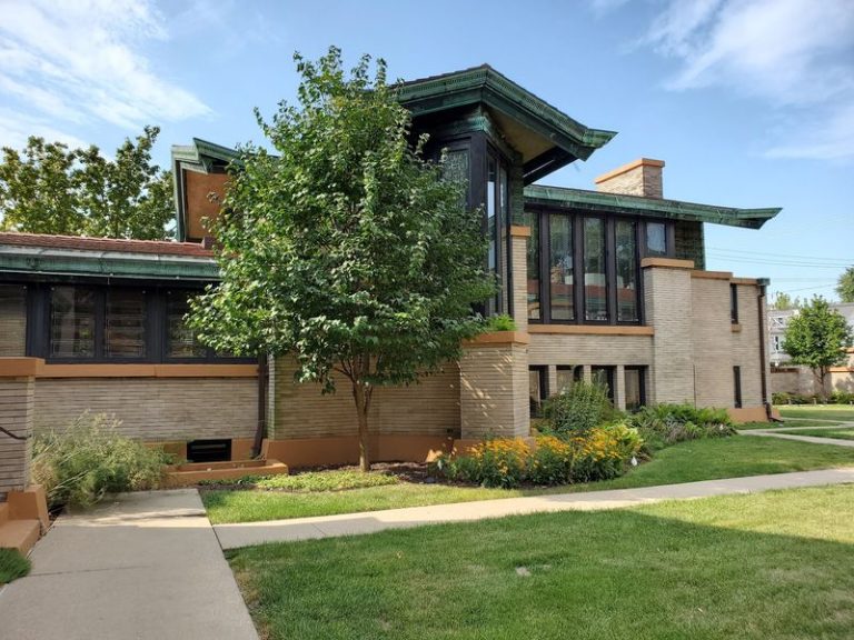 8 Hidden Illinois Historical Sites That Feel Like Stepping Into A Time Machine