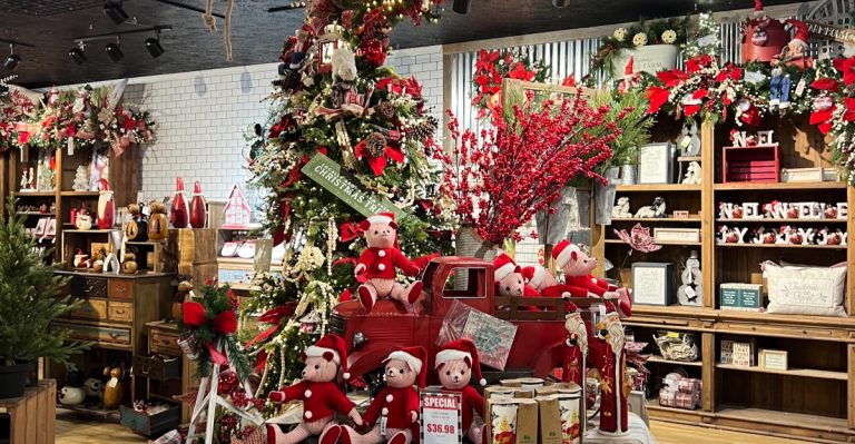 This Christmas Shop In Tennessee Opens The Door To A Completely Different World