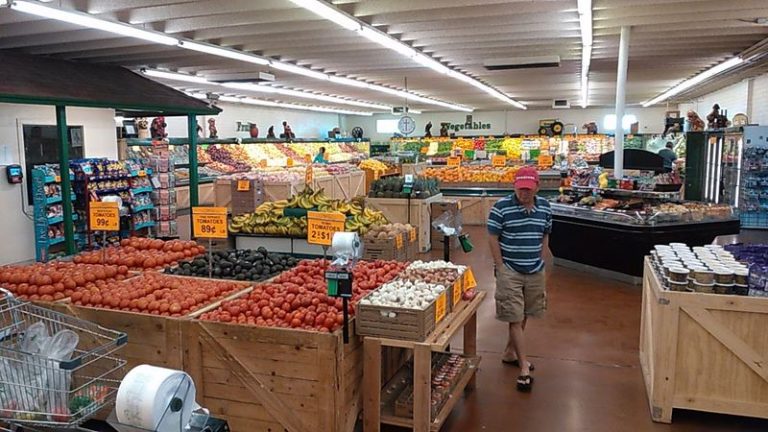 Everyone Shops At Fry’s, But This Arizona Produce Market Sells Fresh Produce For A Fraction Of The Price