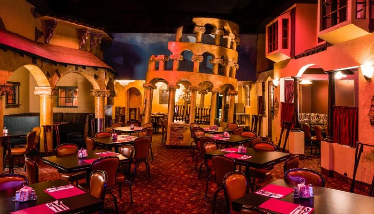 This Illinois Supper Club In Rockford Serves Broasted Chicken That Regulars Plan Their Whole Week Around