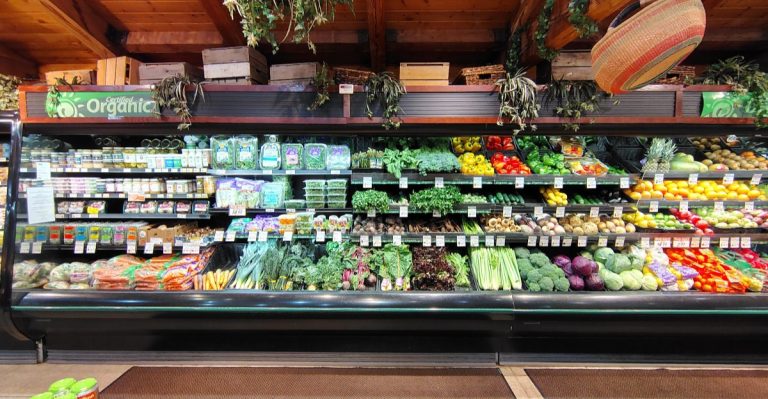 This New Hampshire Store Is A Fall Destination For Bulk Goods And Fresh-Baked Treats