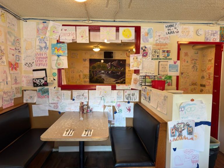 Hash Browns Keep Coming At This Quirky Washington Diner Famous For Its 12-Egg Omelets