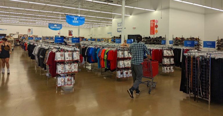 Where Ohio Locals Hunt For Secondhand Autumn Decor For Surprisingly Cheap