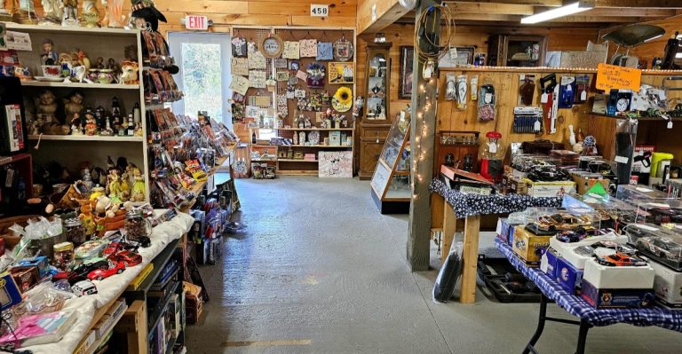 This 85,000-Square-Foot Maine Flea Market Packs In More Than 250 Vendors