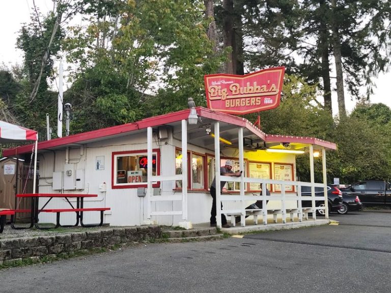 This Legendary Washington Roadside Stand Serves A One-Pound Super Burger You Won’t Finish Alone
