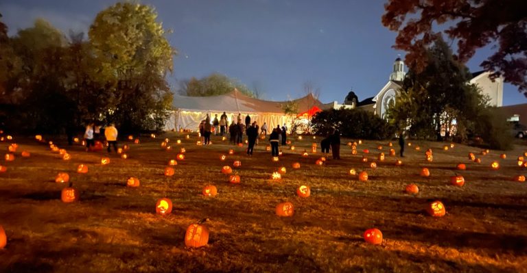 9 Ohio Halloween Attractions That Look Absolutely Magical After Dark