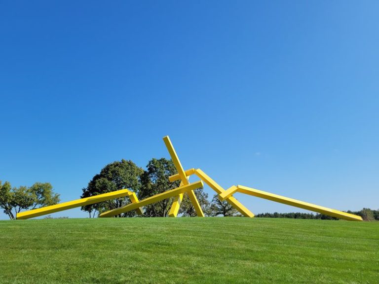 This Illinois Sculpture Park Lets You Wander Trails Past Giant Steel Artworks All Day