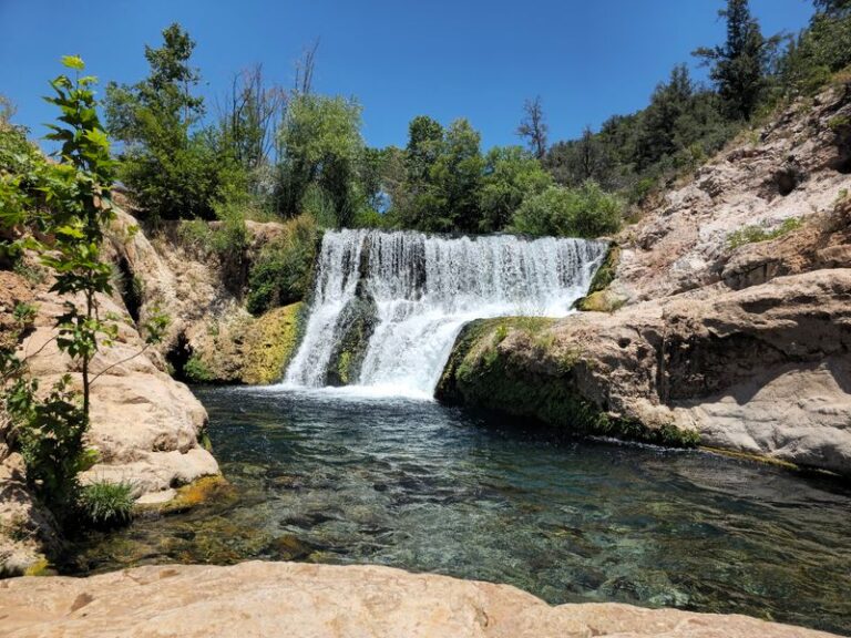 For About $5 A Carload, Families Picnic Beside Waterfalls At Arizona’s Fossil Creek