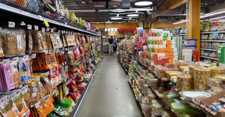Pittsburgh, Pennsylvania Shoppers Are Finally Discovering This Budget-Friendly Grocery Market