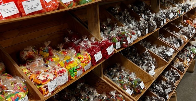 Indiana Shoppers Are Clearing Shelves At This Amish Bulk Store Before Holiday Baking Season