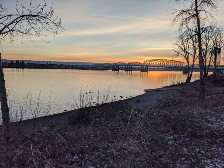 This Charming Washington Riverwalk Winds Five Scenic Miles Along The Columbia River