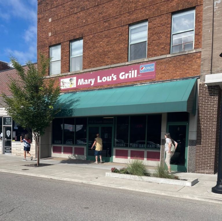 Deep In Southern Illinois, This Carbondale Cafe Bakes Its Fruit Cobblers Fresh Every Afternoon