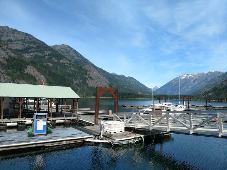 The Village At The Far End Of This Washington Lake Still Has No Road Leading In