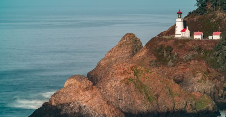 You Can Sleep In A Lighthouse On The Oregon Coast