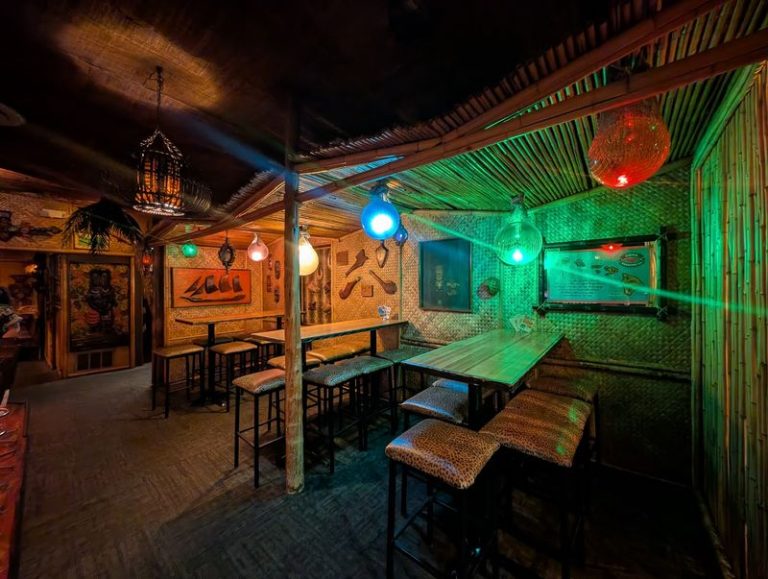 This Carved-Bamboo Tiki Bar In Illinois Feels Like A Hawaiian Getaway On A Gray Day