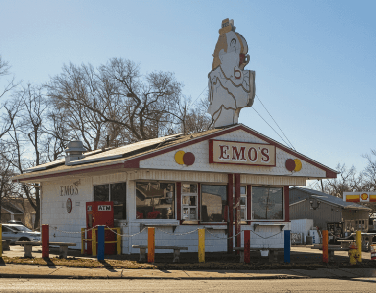Locals Drive Miles To This Peoria, Illinois Ice Cream Stand For Its Homemade Butter Pecan