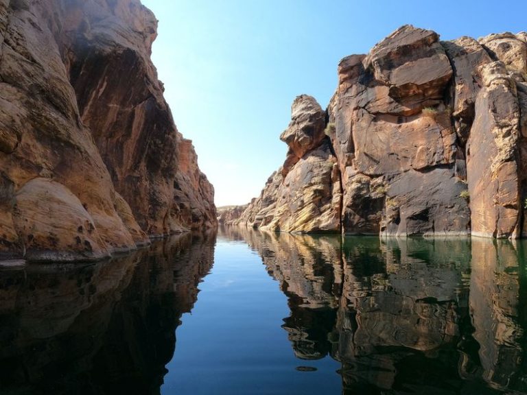 Does This Hyped Arizona Desert Lake Really Live Up To Its Hidden-Oasis Reputation?