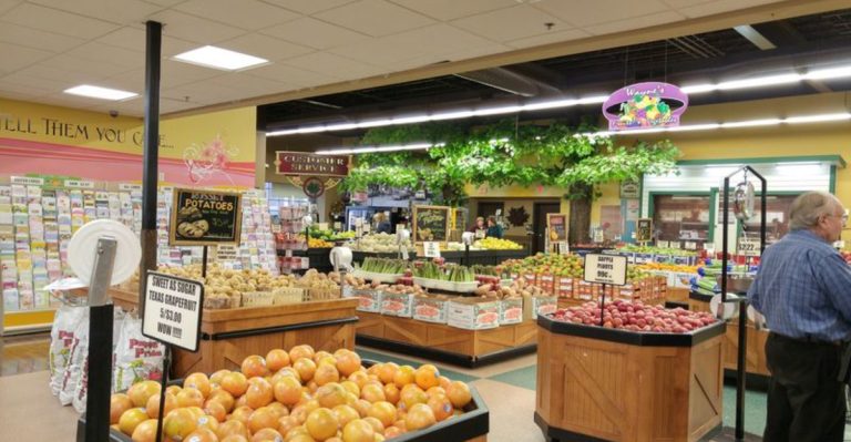 This Enormous Pennsylvania Grocery Store Is Perfect For Stocking Up On Summer Road Trip Snacks