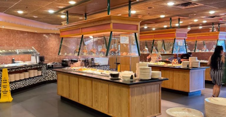 This Pennsylvania Seafood Buffet Is An Endless Feast Worth Traveling For This August