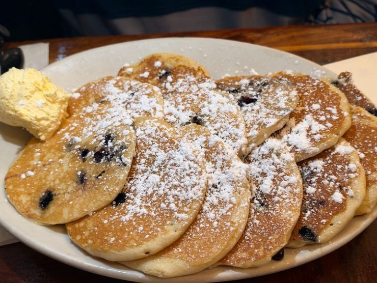 9 Washington Diners Where Pancakes Hang Over The Edge Of The Plate