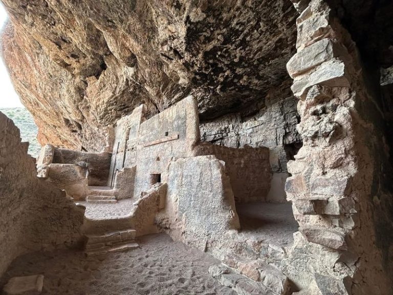 Don’t Just Stop At The Visitor Center, Because This Arizona Cliff Dwelling Lets You Walk Right Into Its Rooms