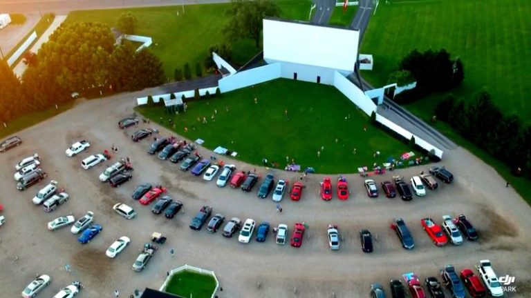 This Illinois Drive-In Theater Still Makes Movie Night Feel Like Summer