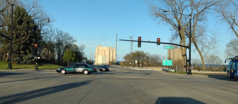 This Historic Waukegan Eatery Serves Yellow Gravy And Old-School Charm Locals Swear By