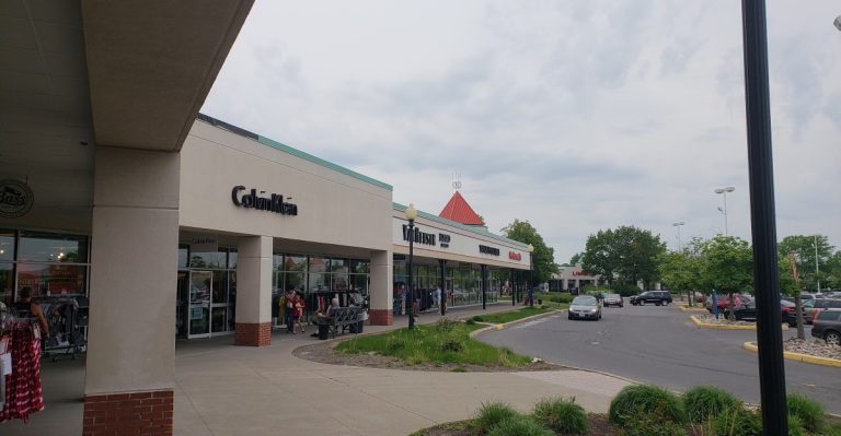 New York’s Outlet Mall Scene Has A Hidden Favorite Shoppers Keep Talking About