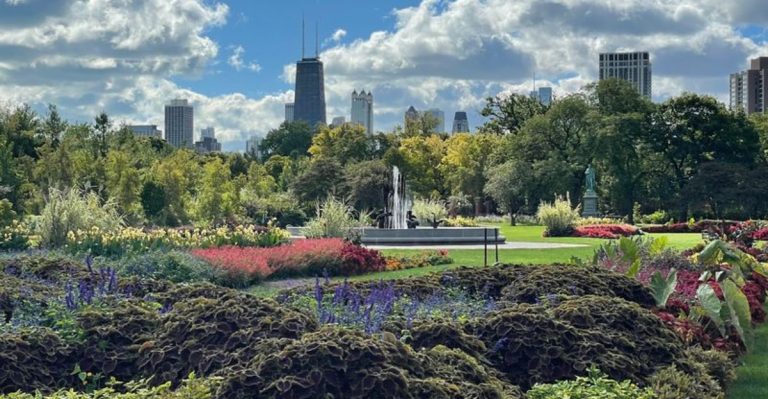 This Free Illinois Zoo Is So Magical Families Forget They Paid Nothing To Get In