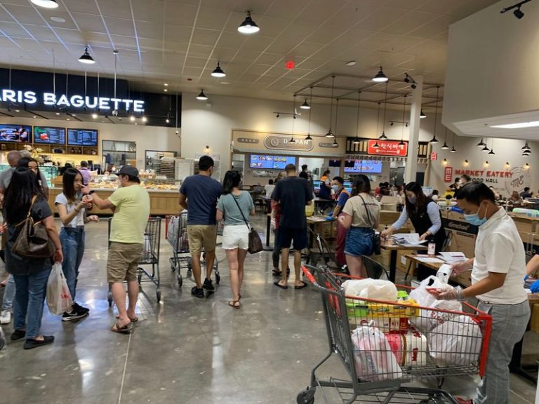 This Giant Arizona Asian Supermarket Hides A Food Court Serving Ramen, Bánh Mì, And Fresh Boba