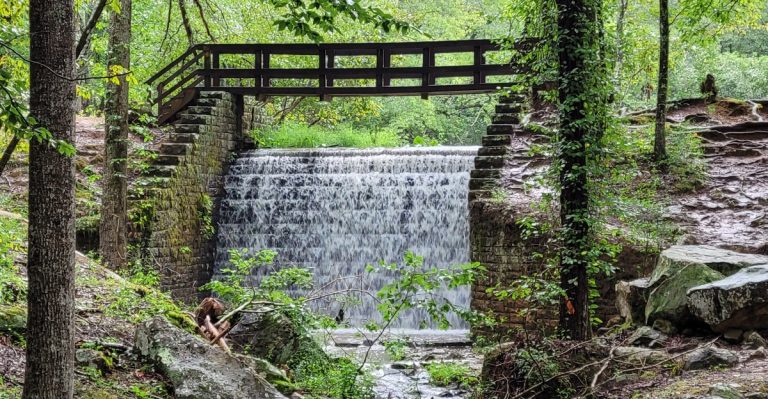 Few Places In Mississippi Feel As Magical As This Secluded Fall Getaway