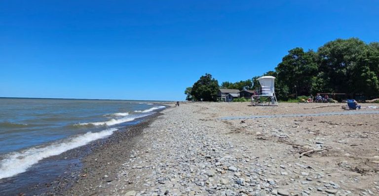 10 Secret Beach Glass Spots In Pennsylvania That Locals Usually Keep Quiet