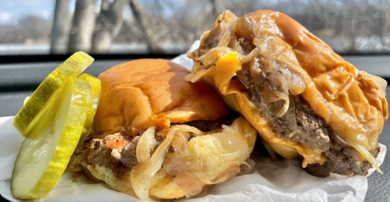 This Tiny New Jersey Burger Joint Got Its Start At The 1939 World’s Fair
