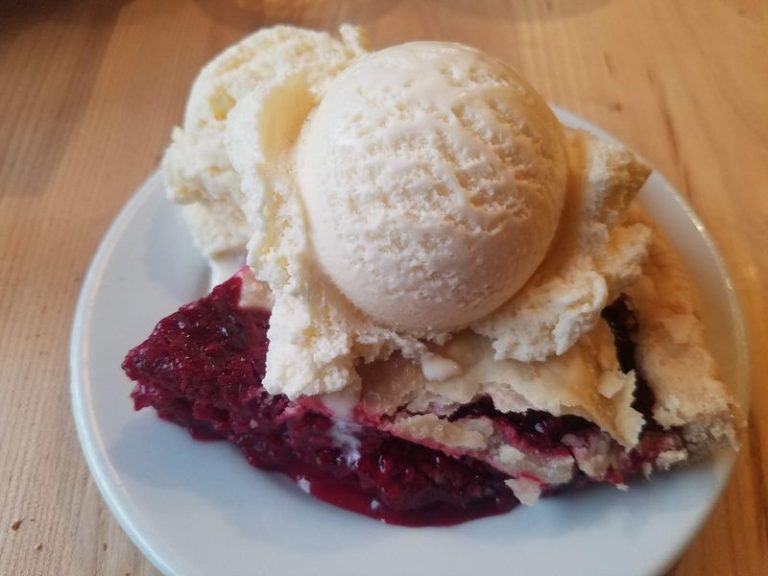 9 Washington Bakeries Where Apple Pie By The Slice Still Tastes Like Grandma’s