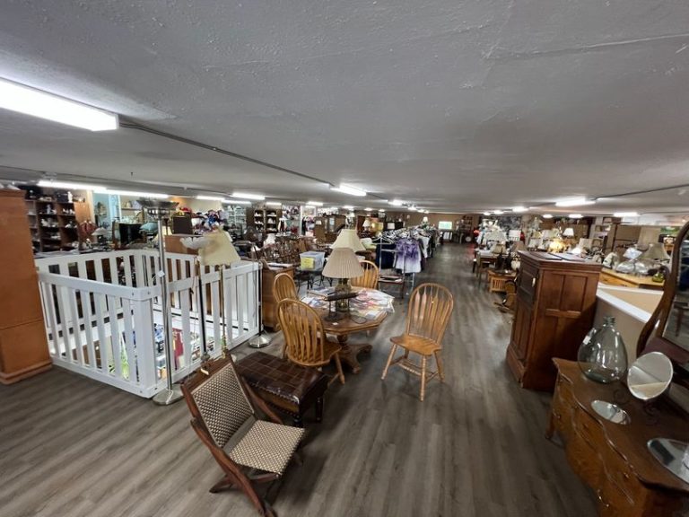 9 Sprawling Washington Flea & Antique Markets So Huge You’ll Need A Whole Weekend To Wander Them