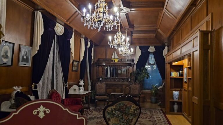 This 1892 Washington Castle Hotel Hands You a Ghost Guide at Check-In, and Room 302 Has a Reputation