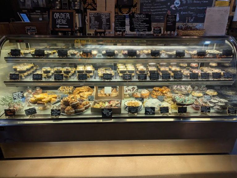 This Little Mom-And-Pop Illinois Café Pairs Coffee With Mini Cheesecakes In All Kinds Of Flavors