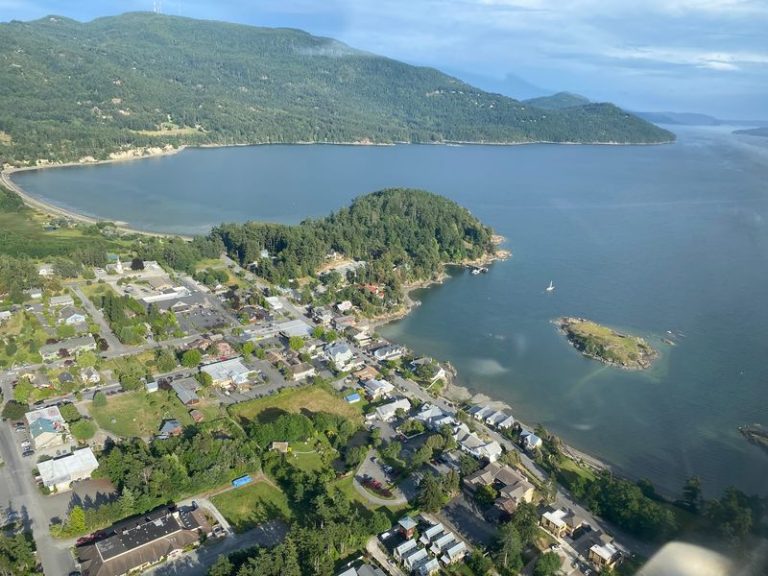 The Washington Town Nobody Talks About That Quietly Captures Your Heart