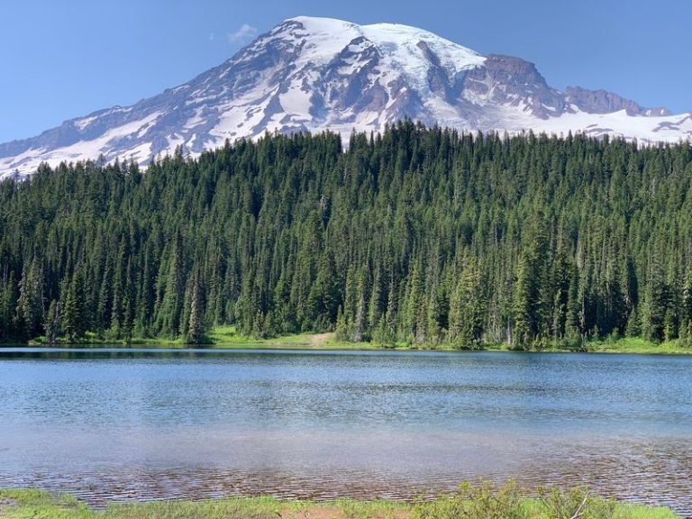 Hike Barely Half A Mile To Reach This Spectacular 72-Foot Washington Waterfall