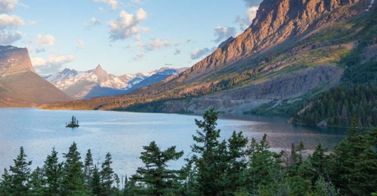 One Of Montana’s Most Beautiful Lakes Changes Color Throughout The Year