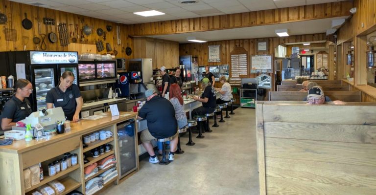 This Historic Ohio Diner Still Has Its Original 1940s Lunch Counter