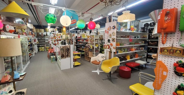 11 Cozy Antique Thrift Stores In Pennsylvania To Explore This October