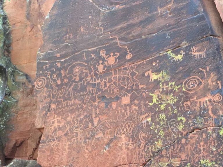 This Quiet Arizona Canyon Hides Hundreds Of Ancient Rock Carvings Just A Short Walk From The Parking Lot